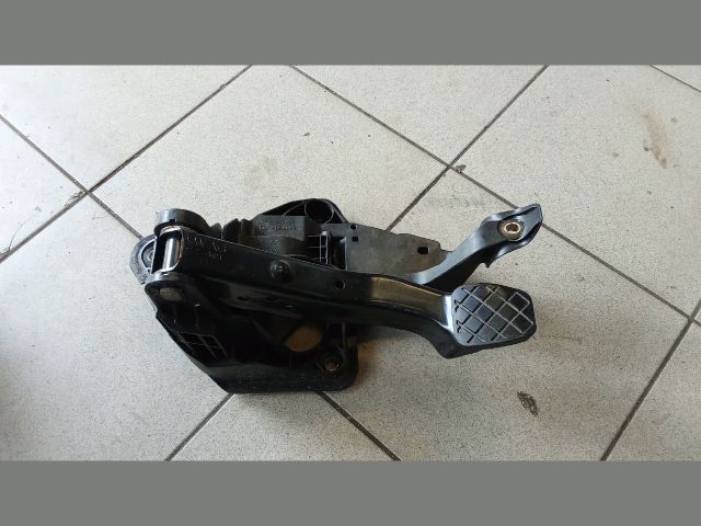 bontott VW POLO V Fékpedál