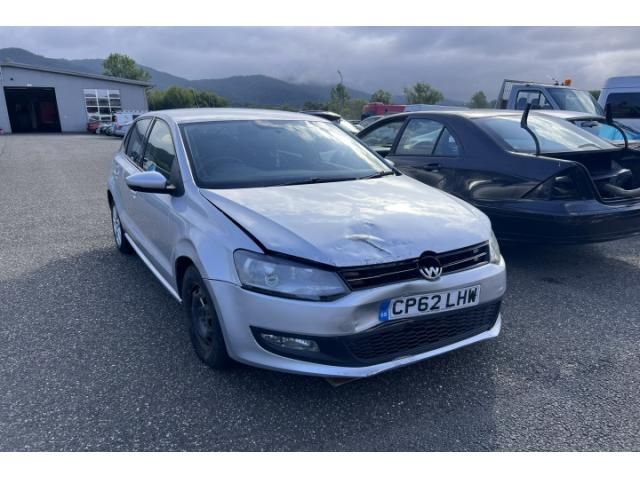 bontott VW POLO V Fényszóró Lámpabúra Fedél