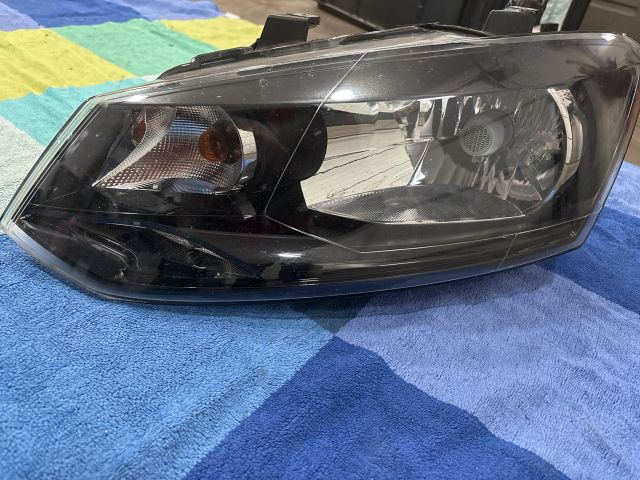 bontott VW POLO V Fényszóró Pár