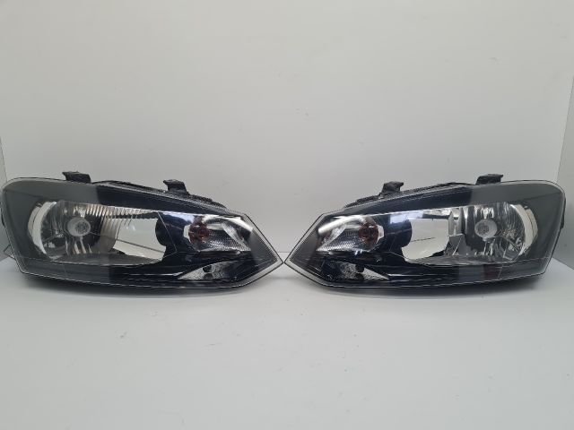 bontott VW POLO V Fényszóró Pár
