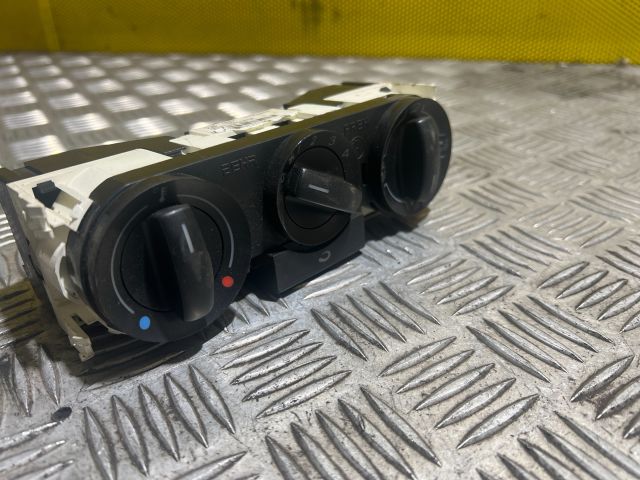 bontott VW POLO V Fűtéskapcsoló (Nem klímás)