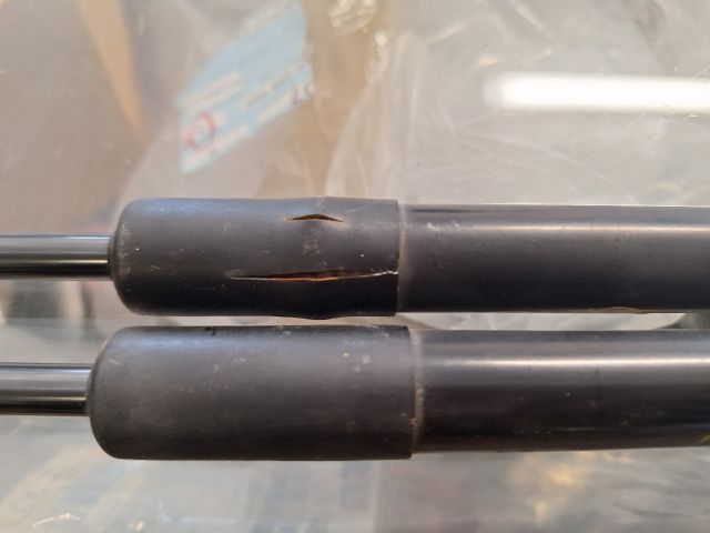 bontott VW POLO V Gázrugós Kitámasztó Teleszkóp Pár Csomagtérajtó