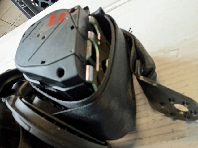 bontott VW POLO V Hátsó Biztonsági Öv Szett