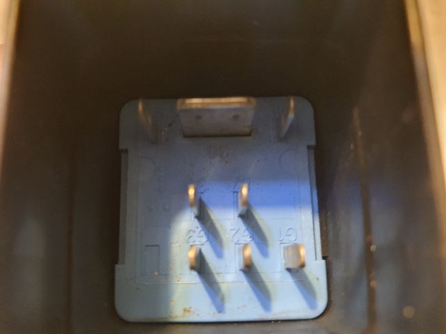 bontott VW POLO V Izzító Relé