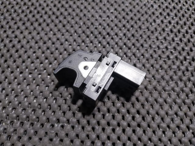 bontott VW POLO V Jobb első Ablakemelő Kapcsoló