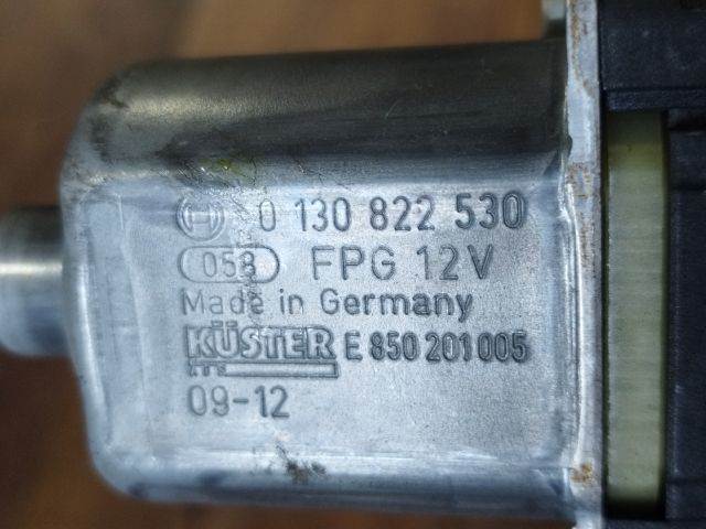 bontott VW POLO V Jobb első Ablakemelő Motor