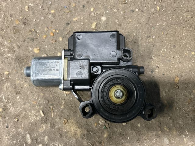 bontott VW POLO V Jobb első Ablakemelő Motor