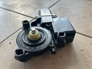 bontott VW POLO V Jobb első Ablakemelő Motor