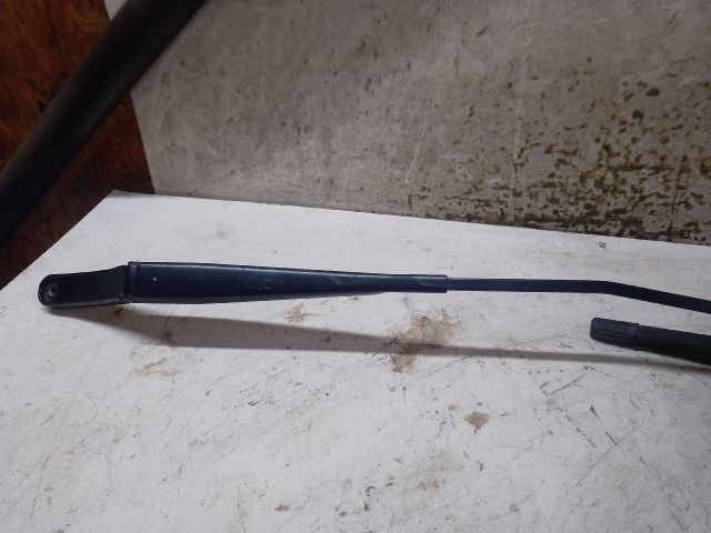 bontott VW POLO V Jobb első Ablaktörlő Kar