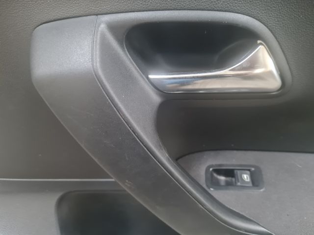 bontott VW POLO V Jobb első Ajtó Kárpit