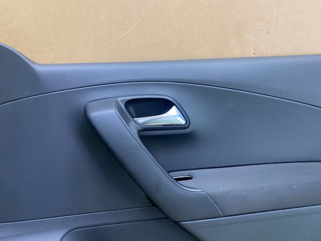 bontott VW POLO V Jobb első Ajtó Kárpit