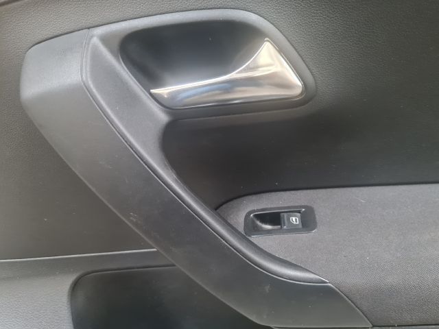 bontott VW POLO V Jobb első Ajtó Kárpit