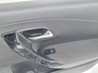 bontott VW POLO V Jobb első Ajtó Kárpit