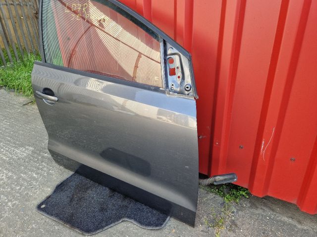 bontott VW POLO V Jobb első Ajtó (Részeivel)