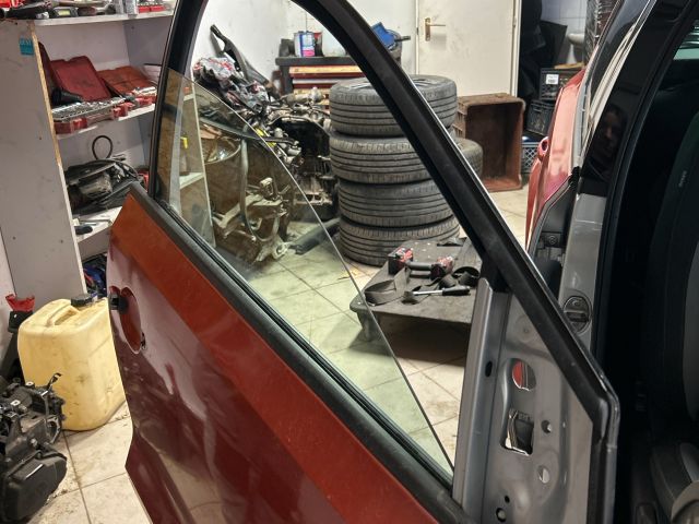 bontott VW POLO V Jobb első Ajtó (Részeivel)