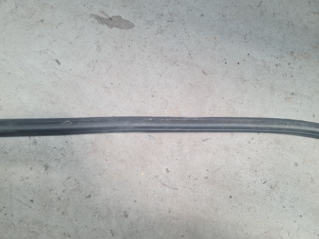 bontott VW POLO V Jobb első Gumikéder