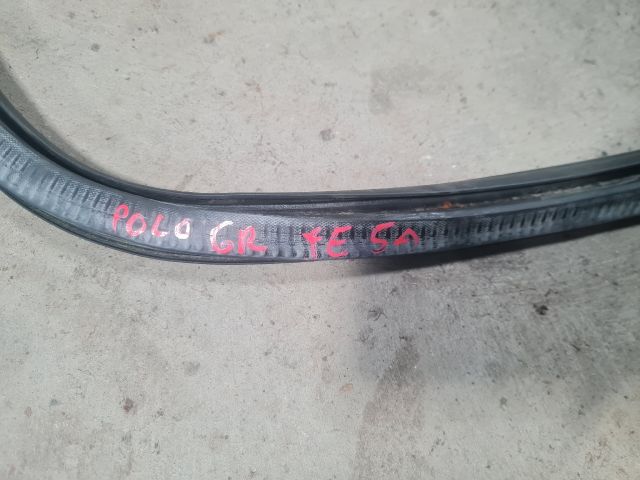 bontott VW POLO V Jobb első Gumikéder