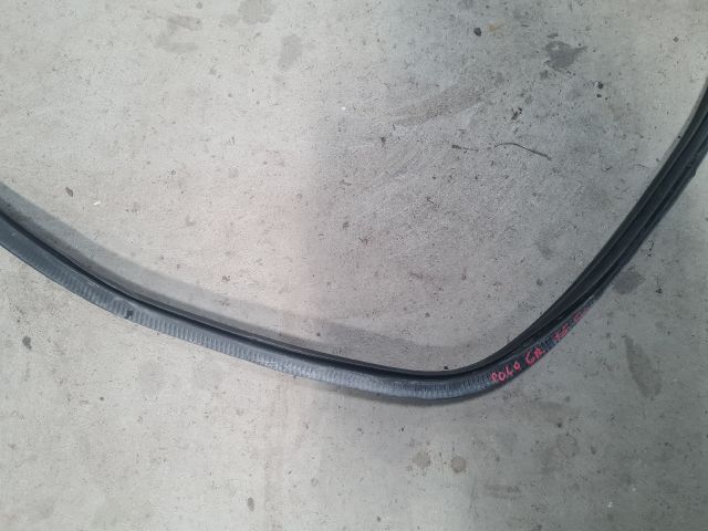 bontott VW POLO V Jobb első Gumikéder