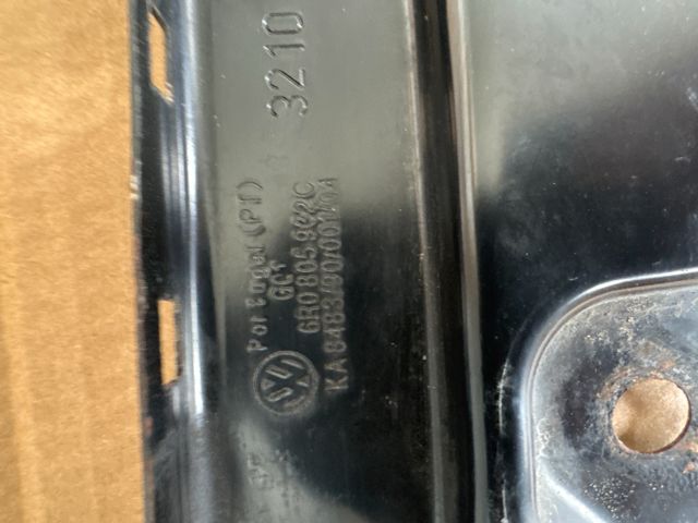 bontott VW POLO V Jobb Fényszóró Tartó