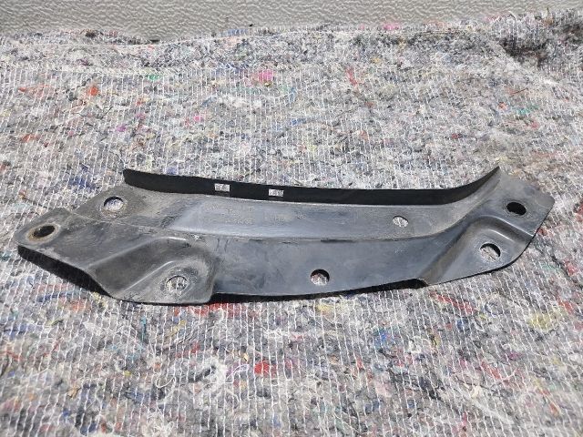 bontott VW POLO V Jobb Fényszóró Tartó