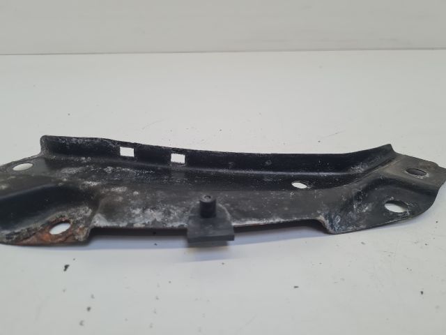 bontott VW POLO V Jobb Fényszóró Tartó