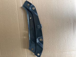 bontott VW POLO V Jobb Fényszóró Tartó