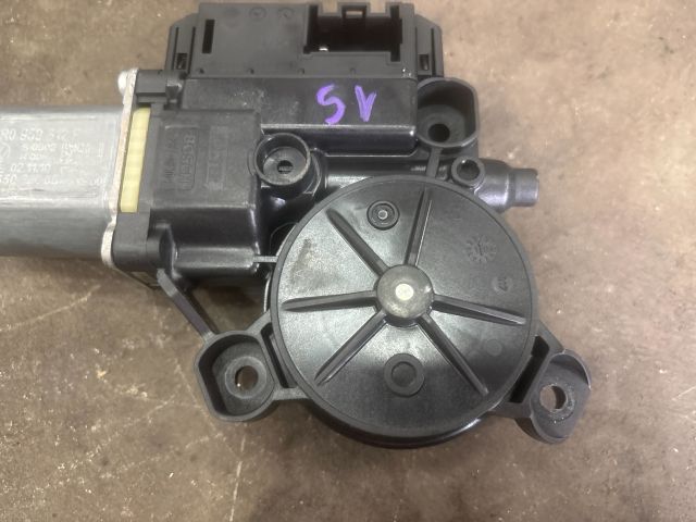 bontott VW POLO V Jobb hátsó Ablakemelő Motor