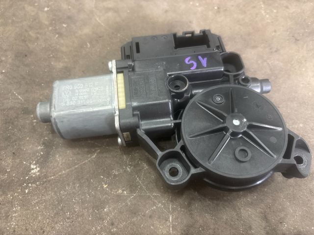 bontott VW POLO V Jobb hátsó Ablakemelő Motor