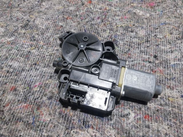 bontott VW POLO V Jobb hátsó Ablakemelő Motor