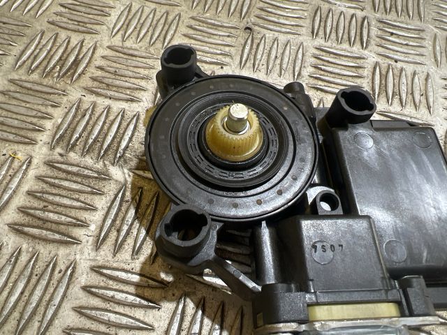 bontott VW POLO V Jobb hátsó Ablakemelő Motor