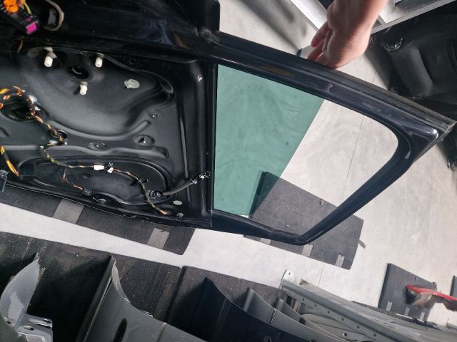 bontott VW POLO V Jobb hátsó Ajtó (Üres lemez)