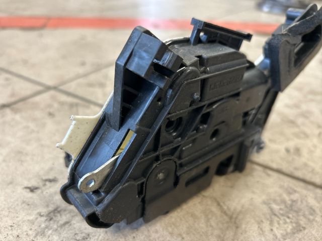 bontott VW POLO V Jobb hátsó Ajtózár