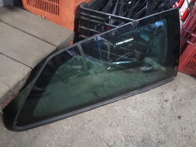 bontott VW POLO V Jobb hátsó Fixüveg (Ajtóban)