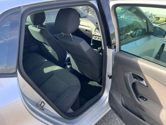 bontott VW POLO V Jobb hátsó Gumikéder