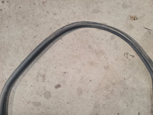 bontott VW POLO V Jobb hátsó Gumikéder