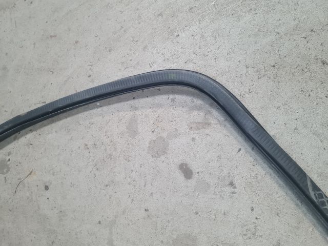 bontott VW POLO V Jobb hátsó Gumikéder