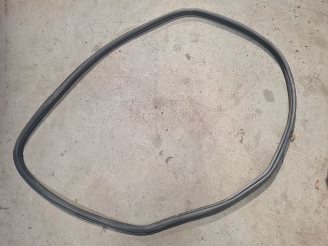 bontott VW POLO V Jobb hátsó Gumikéder