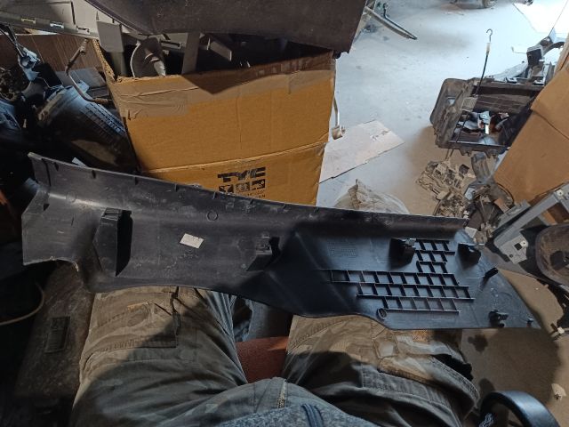 bontott VW POLO V Jobb hátsó Ülés melletti Kárpit