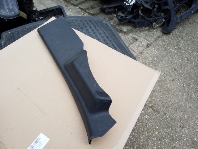 bontott VW POLO V Jobb Oldalkárpit (2-3 ajtóshoz hátra)