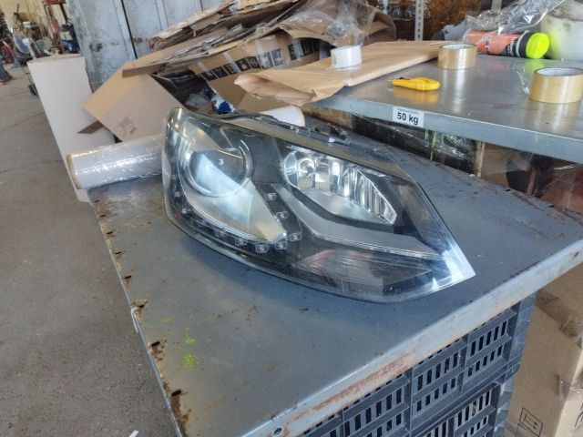 bontott VW POLO V Jobb Xenon Fényszóró