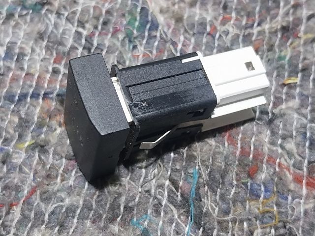 bontott VW POLO V Kipörgésgátló Kapcsoló