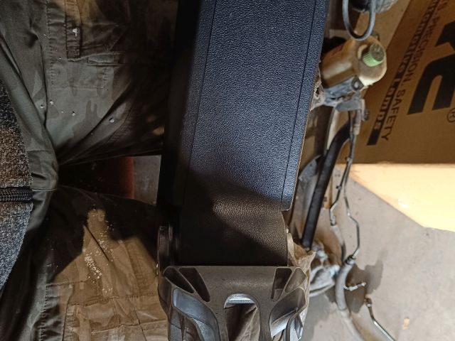 bontott VW POLO V Könyöklő