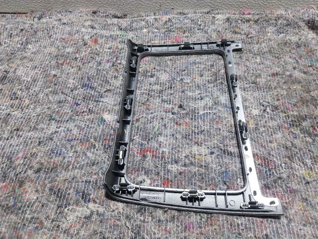 bontott VW POLO V Középkonzol Keret