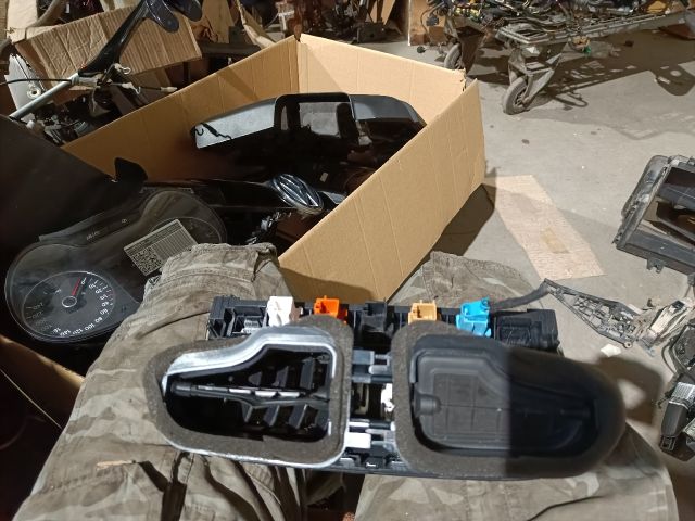 bontott VW POLO V Középkonzol Vezérlő Panel