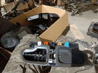 bontott VW POLO V Középkonzol Vezérlő Panel