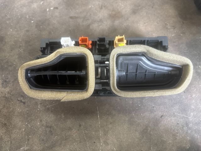 bontott VW POLO V Középső Szellőző