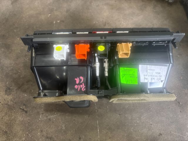 bontott VW POLO V Középső Szellőző