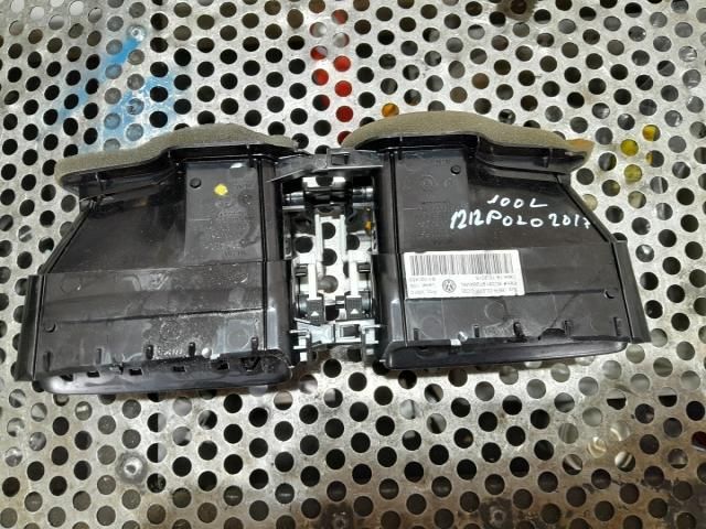 bontott VW POLO V Középső Szellőző