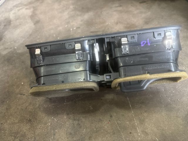 bontott VW POLO V Középső Szellőző