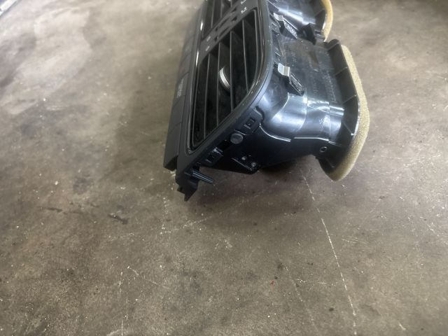 bontott VW POLO V Középső Szellőző